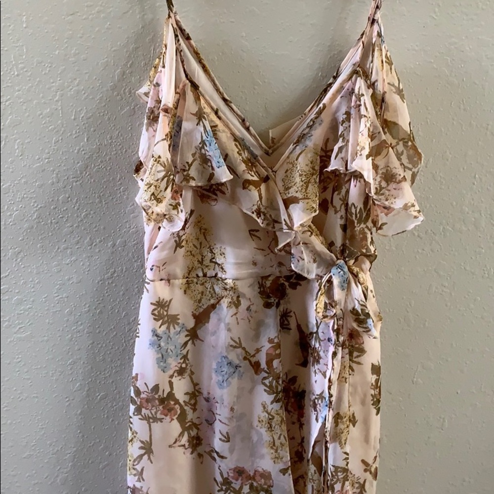 Beautiful cold shoulder flowy dress size L